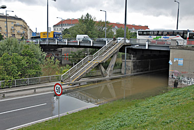Hochwasser 2013 Stadionbr&uuml;cke